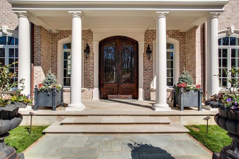 Kelly Clarkson's Front Door- celebrity front door